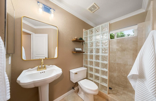 6db39285f97bd68e5519d21f92694dda-uncropped_scaled_within_1536_1152