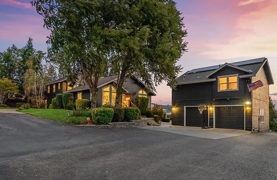 70c51b140b7c5d8e13ade83a35f77cb2-cc_ft_768