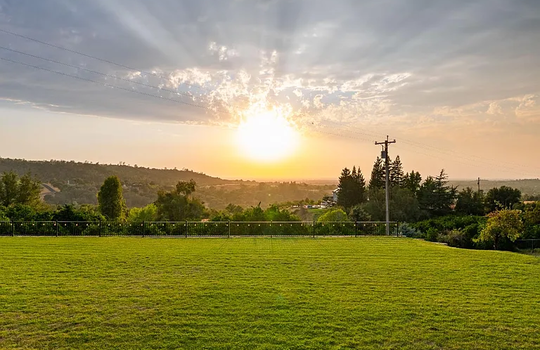 da0b6be4aeaabadbd29e8c06284e8a2e-cc_ft_768