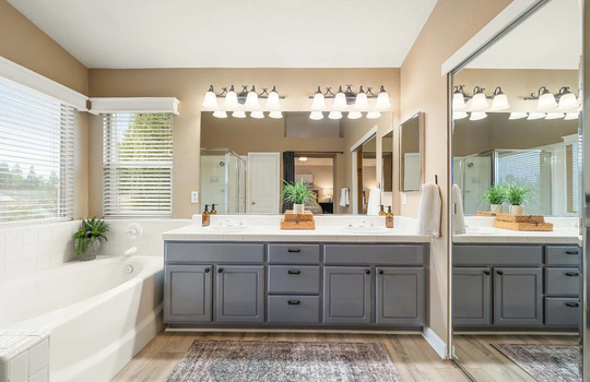 efa2033af1e766de0649bab3090f8df3-uncropped_scaled_within_1536_1152