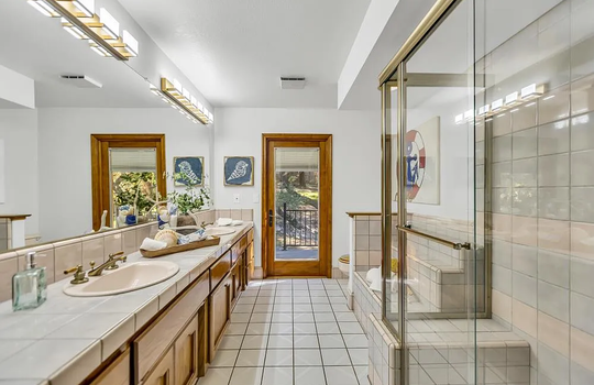 10f1e0101a9392021be4a1e437f4c70d-uncropped_scaled_within_1536_1152