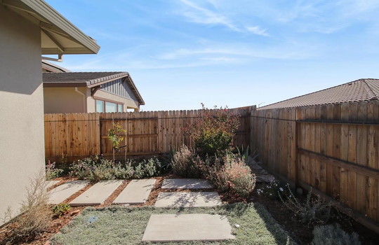 15bfa91bf6cd32464eeff58b2795057f-uncropped_scaled_within_1536_1152