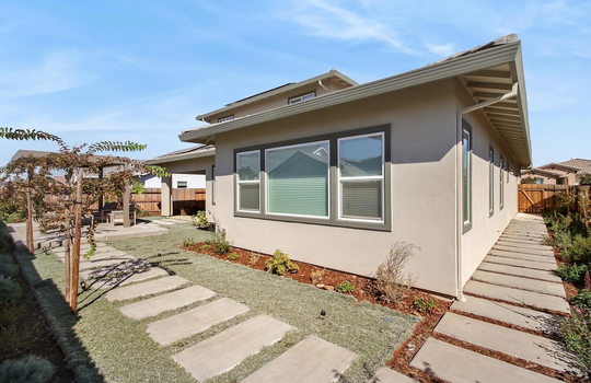 1c9bf27af03ee24f9ee3cfa6978b2d44-uncropped_scaled_within_1536_1152