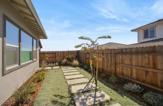 9ecb6d416cdf3a1bb83218d5ab0f56bc-uncropped_scaled_within_1536_1152