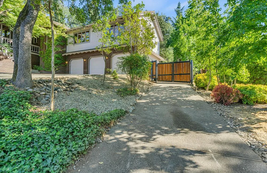 fabcbb72f9345ee86c957f32c3ff3238-uncropped_scaled_within_1536_1152