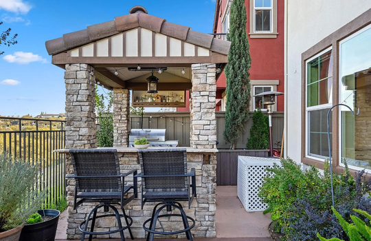 84ab46f1652bf693bb395b0408bf8612-uncropped_scaled_within_1536_1152