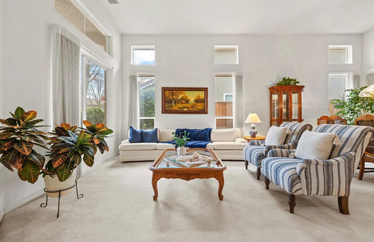 004_fd72b645aed1fa654af5ed705705e724-uncropped_scaled_within_1536_1152