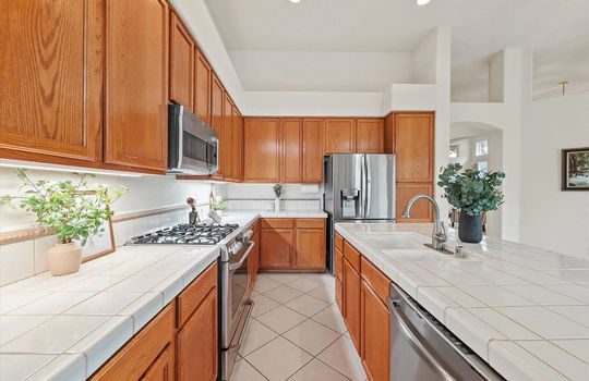 014_b1c02a7ce5214b4adc767659dcffebff-uncropped_scaled_within_1536_1152