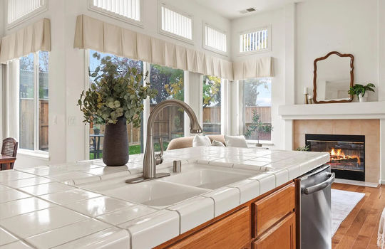 015_ab023988abbc210c9bb4aa051df551f4-uncropped_scaled_within_1536_1152