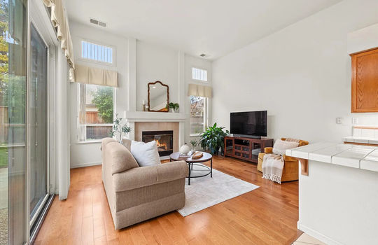 019_19f670fa09545980e86eff07d1298f67-uncropped_scaled_within_1536_1152