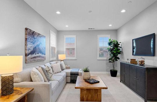 024_42eb83c6d1414cc3b46d7a59eea3fea8-uncropped_scaled_within_1536_1152