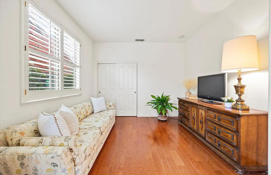 030_8afbf36ec9612f9e1c29d4d18e01fb3b-uncropped_scaled_within_1536_1152