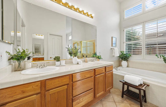 033_b7602f63f8b446615fb33480ab75ed66-uncropped_scaled_within_1536_1152