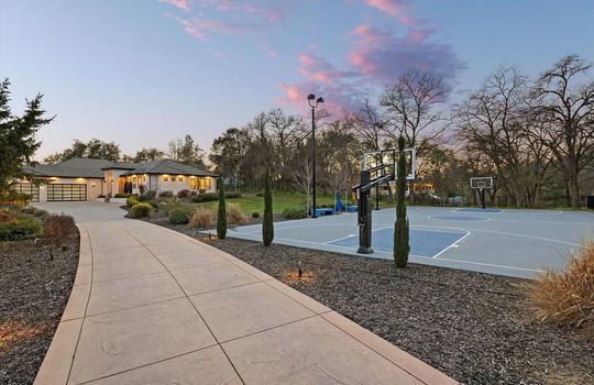 005_357503fce479e787fed3388f8d98641f-uncropped_scaled_within_1536_1152_compressed