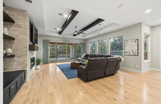 021_d93b8b5e4404e0621b7dba05aba56f33-uncropped_scaled_within_1536_1152_compressed