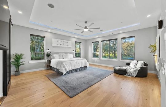 028_797237941ae6d0edcdbd306db748a01b-uncropped_scaled_within_1536_1152_compressed