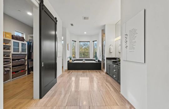 030_b140388d5baef25b3aac10ed27c7ab68-uncropped_scaled_within_1536_1152_compressed