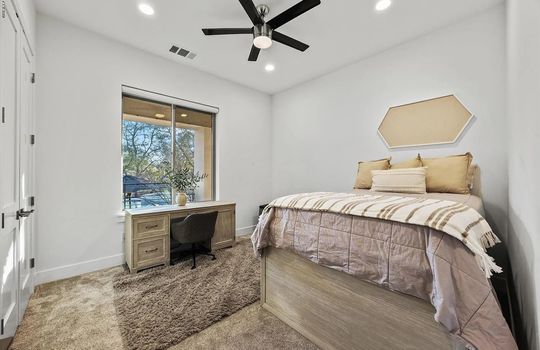 040_f39eab470945e1a1ed64a8911ed5482a-uncropped_scaled_within_1536_1152_compressed