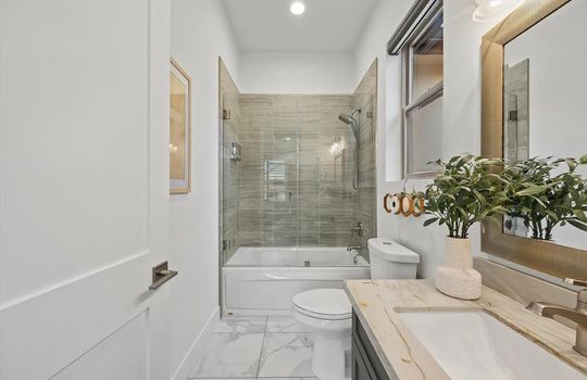 042_3c3d5e3a8eaec3450fb6652038a0533d-uncropped_scaled_within_1536_1152_compressed