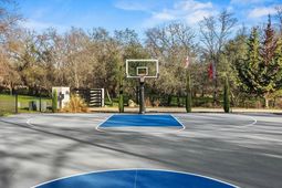 063_5afae7a6ac2e94ea25f3c76a259710c8-uncropped_scaled_within_1536_1152_compressed