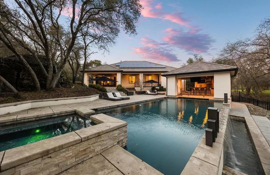 068_3c1088d8ce90363550328593154128eb-uncropped_scaled_within_1536_1152_compressed