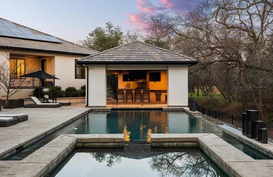 070_0913f1169e1bfd247885f7dd2529d608-uncropped_scaled_within_1536_1152_compressed