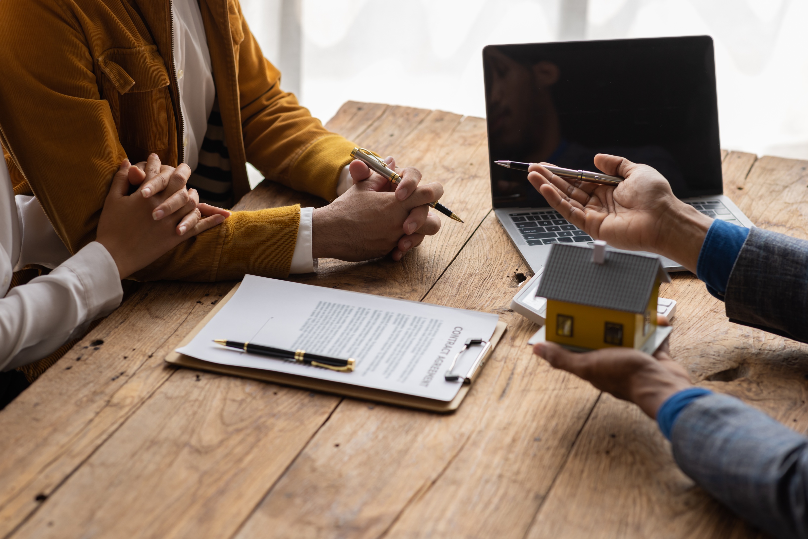 family-couple-consultations-with-a-lawyer-or-insur-2026-01-08-05-39-40-utc (1)