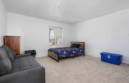 Bedroom - 21_11896793_183276_183276-EI-121
