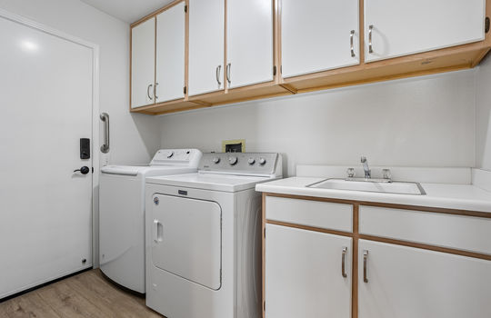 Laundry Room 20_11896081_183220_183220-EI-120