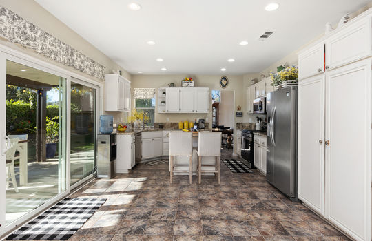 12-4801 Cardiff-KItchen-112