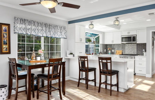 19-4475 Saint Andrews Pl - eating area-119