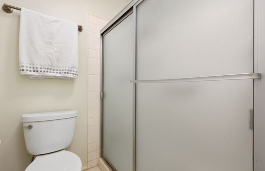 28-4475 Saint Andrews Pl - Primary Shower-128