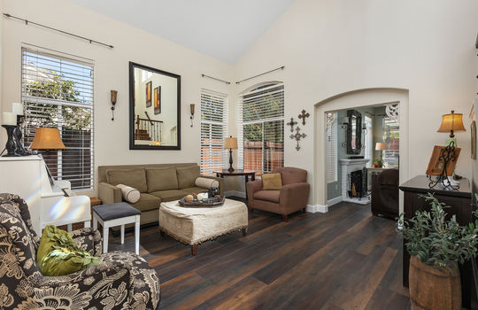 6_12008001_186351_186351-EI-106