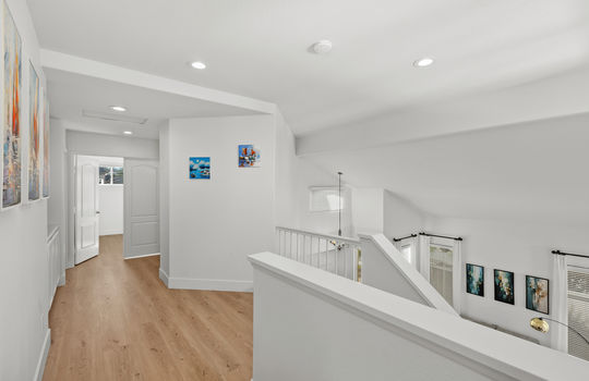 Landing- 4802 Baroque Ter-137