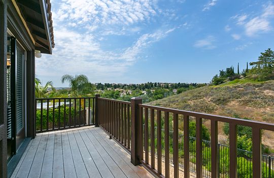 Balcony 2 - 5322 Willow Walk