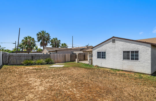Backyard - 1183 Thalia - 130