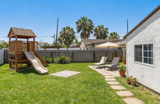 Backyard - 1183 Thalia - VS