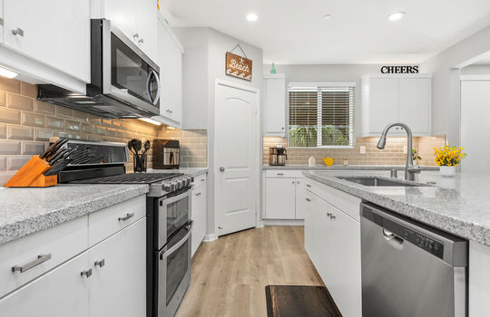 06-Kitchen - 4209 Francia-119