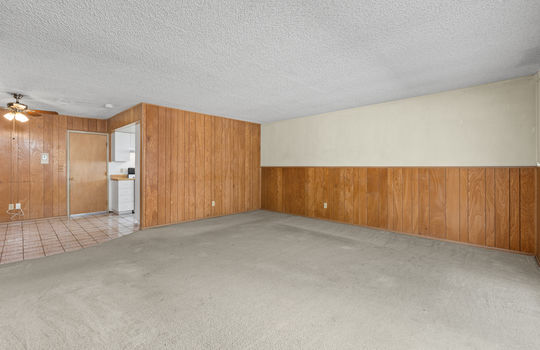 02-LR - 5130 E Parker-108