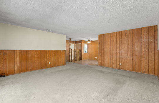 02-LR - 5130 E Parker-109