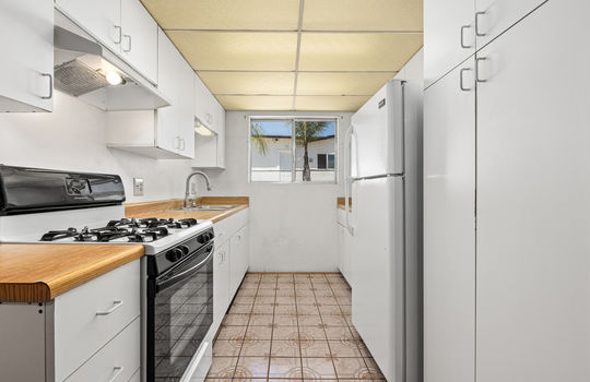 04 Kitchen - 5130 E Parker-113