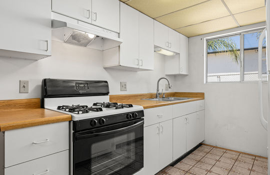 04 Kitchen - 5130 E Parker-114