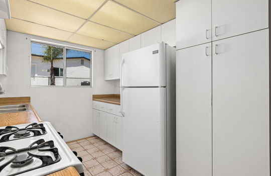 04 Kitchen - 5130 E Parker-115