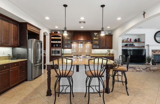 07 Kitchen - 2555 Arundel-117