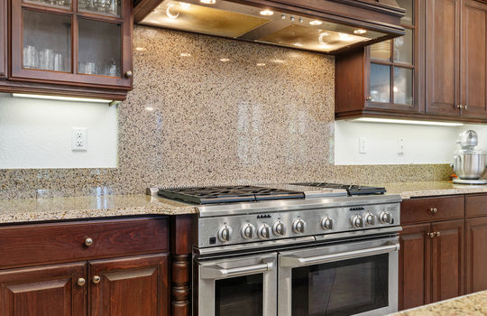 07 Kitchen - 2555 Arundel-121