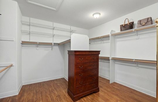19 Walk-In Closet - 2555 Arundel-VS