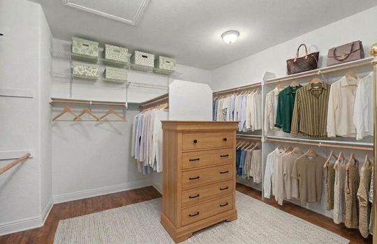 .19 Walk-In Closet - 2555 Arundel-VS2