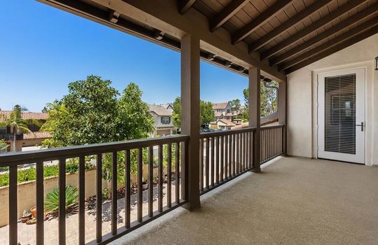 24 Balcony Empty - 2555 Arundel-VS