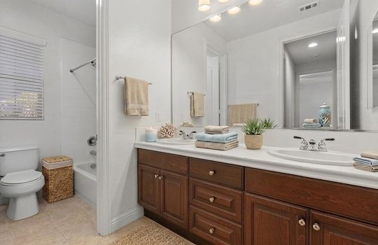 28 Bathroom4 - 2555 Arundel-VS