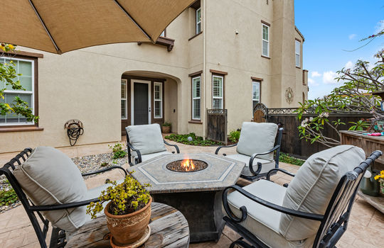 02-Courtyard - 1237 Breakaway-103